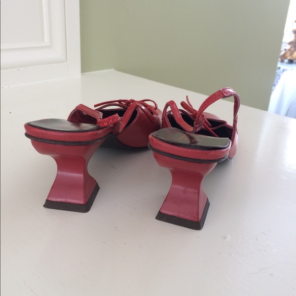 BCBG Max Azria pumps - Picture 3 of 4